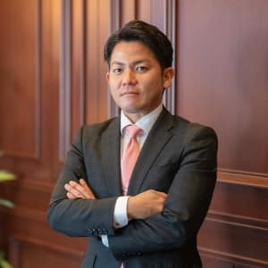 西銘 允謹